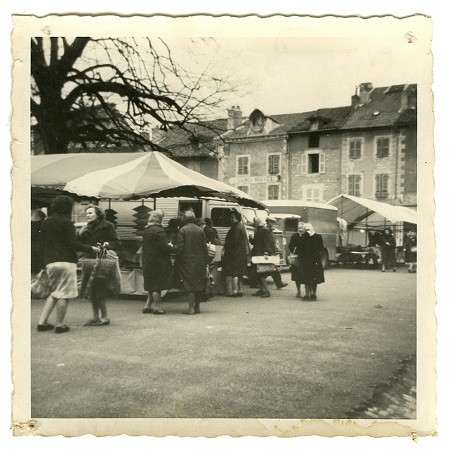 39 cousance, la place du marché