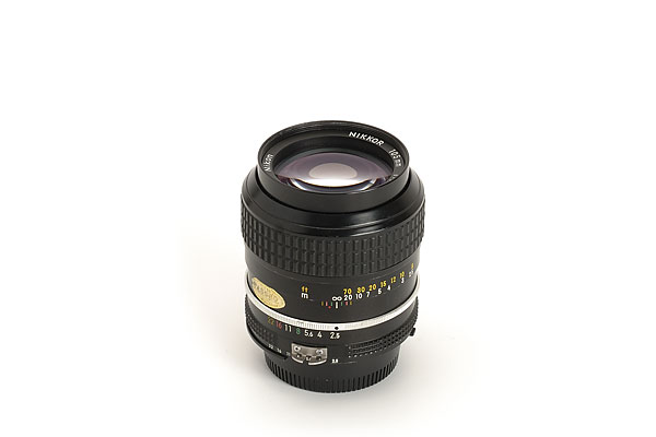 Nikkor 105 mm 1 : 2.5 AI