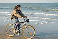 sur la plage à fond la forme