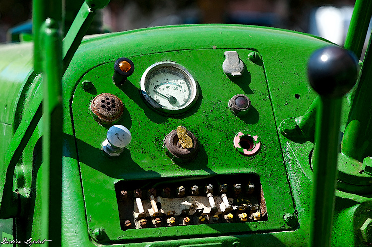 Ancien tracteur agricole